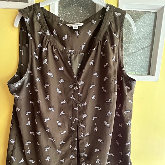 Croft & barrow zebra sleeveless button up - Picture 1 of 3